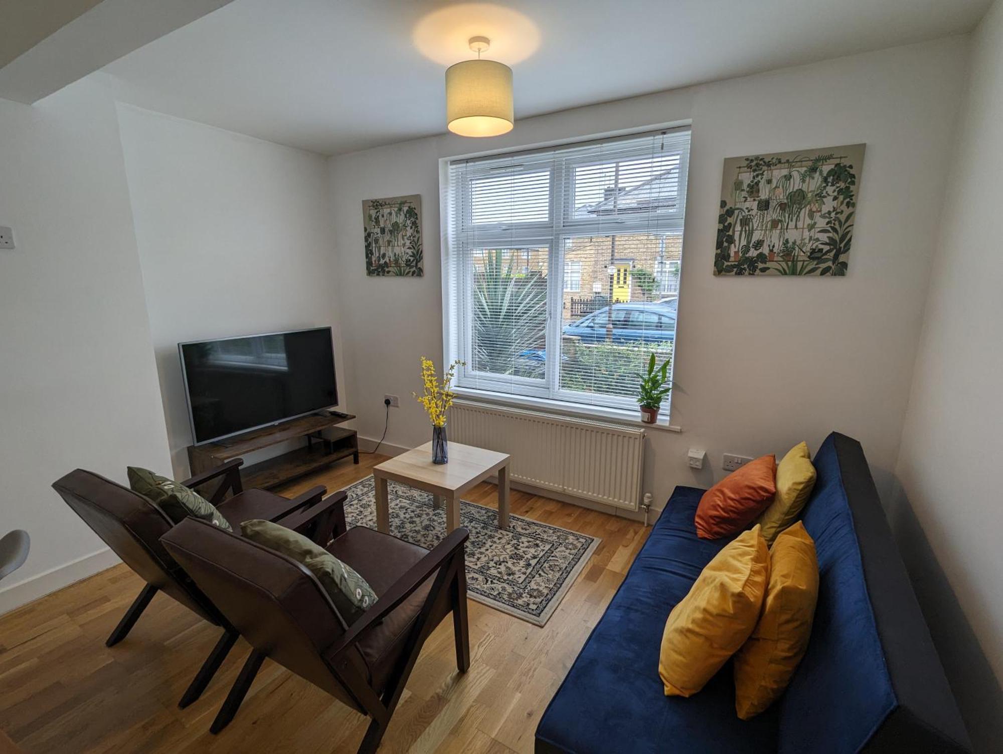 Fantastic 3-Bedroom House In London Morden  Eksteriør billede